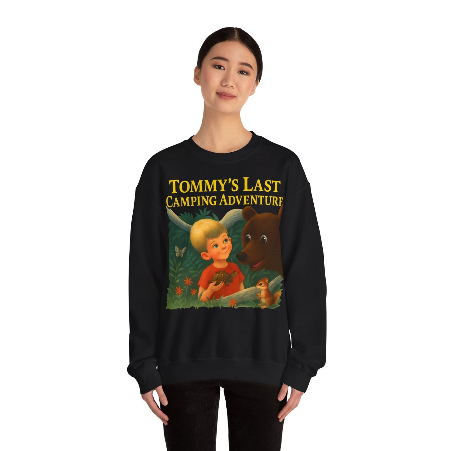 Sweatshirt – Tommy’s Last Camping Adventure Sweatshirt – Schwarzer Humor trifft Retro-Kinderbuchstil | True Insights Design mit Humor