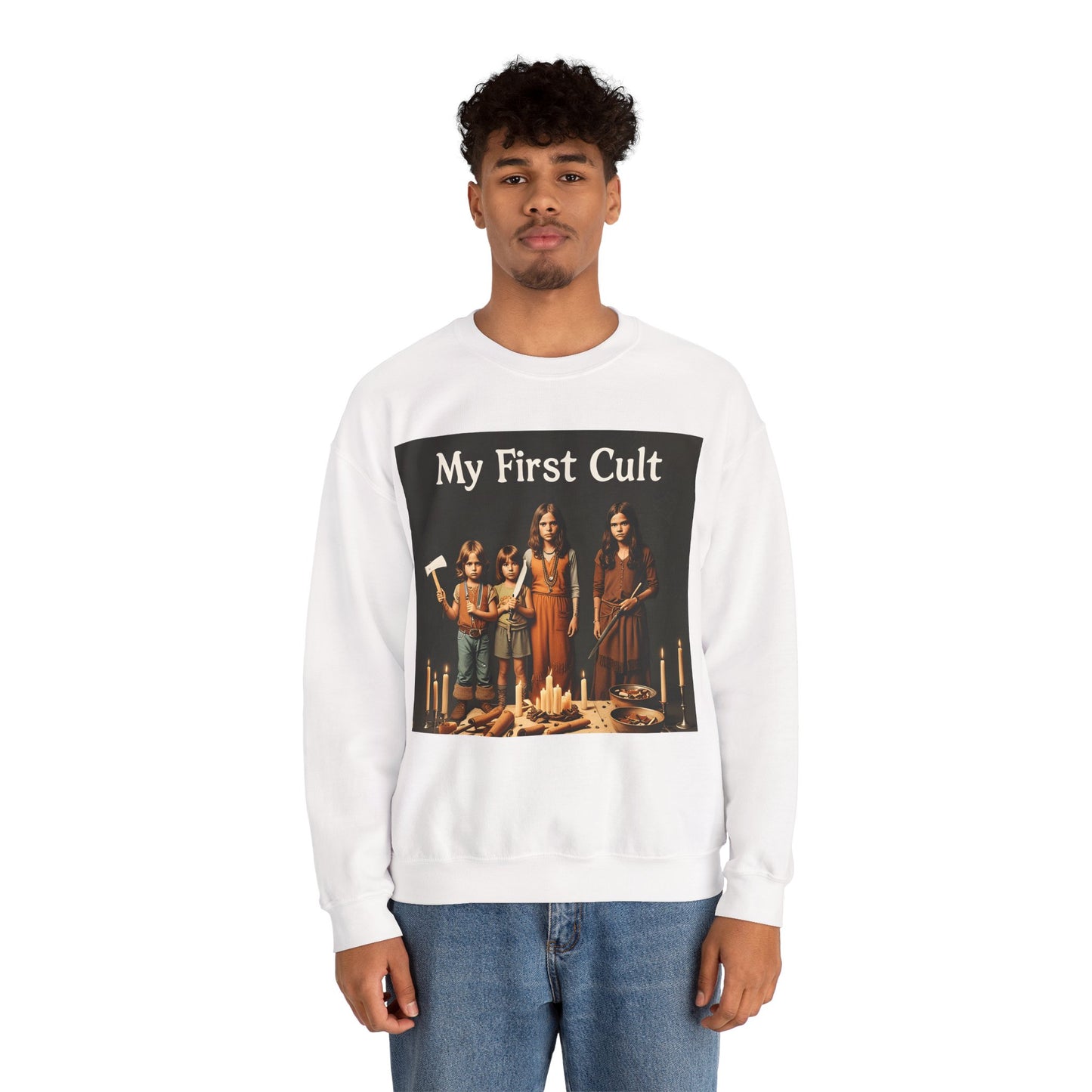 Sweatshirt – Kultig gruselig: „My First Cult“-Sweatshirt – Dark Humor für Fortgeschrittene | True Insights Design mit Humor