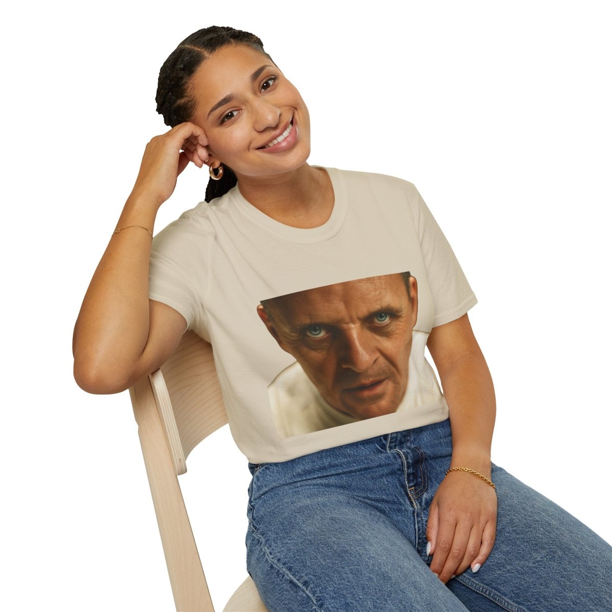 Intensivblick – Kultfilm-Charakter auf Shirt | Satirisches Film-T-Shirt für echte Cineasten – Freches Satire-Design für mutige Statements | True Insights