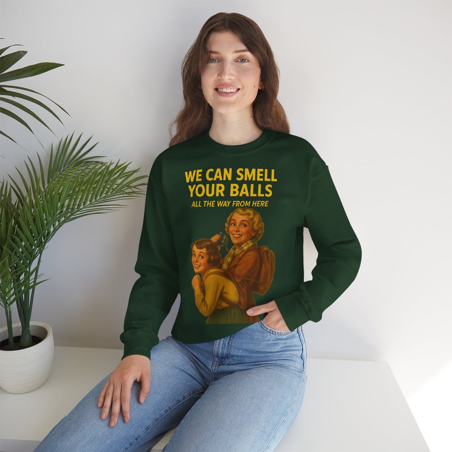 Sweatshirt – Vintage Sweatshirt – „We Can Smell Your Balls“ im Spioninnen-Stil | True Insights Design mit Humor