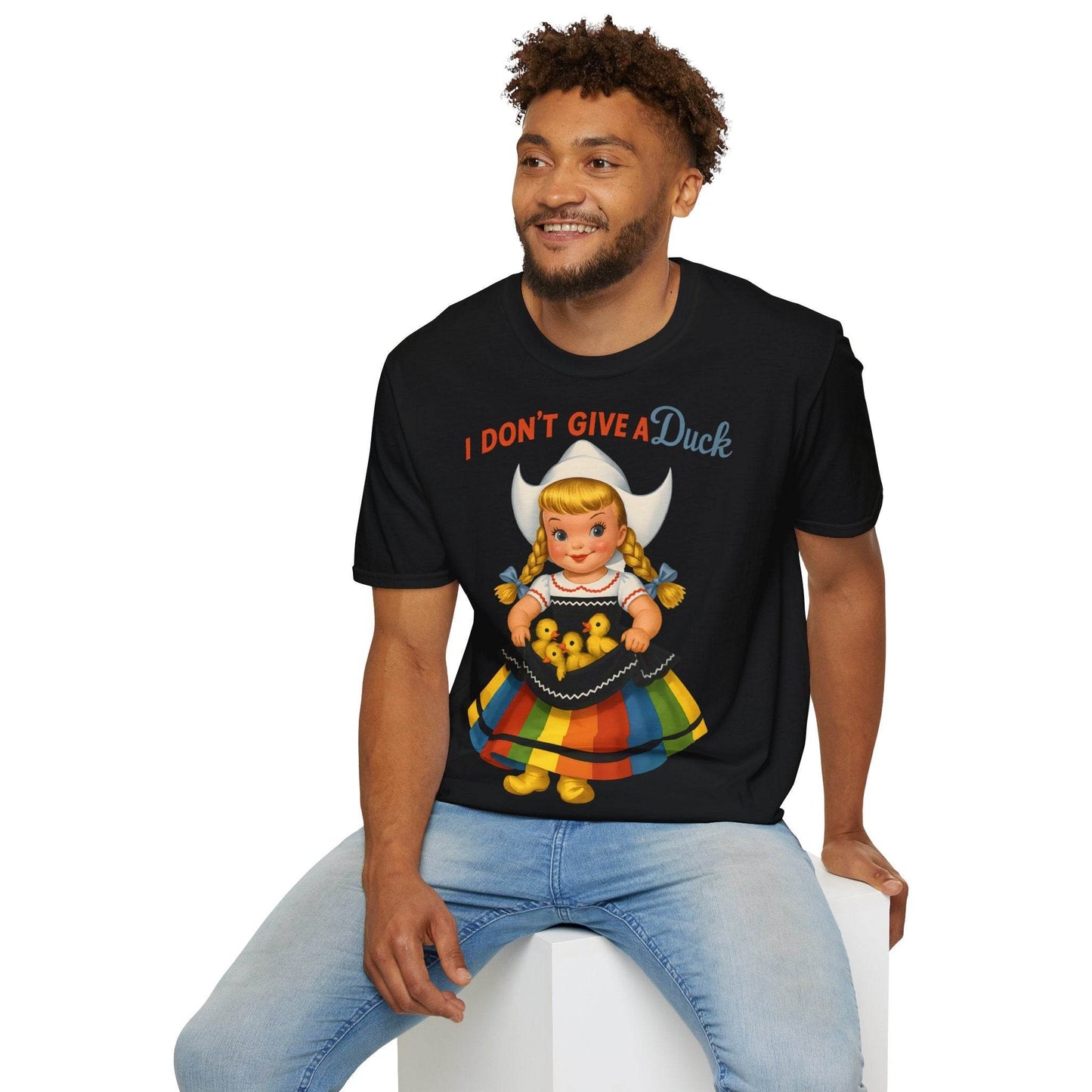 "I Don't Give a Duck | Nostalgisches Vintage-Mädchen mit Küken – Humorvoll & Originell" – Freches Satire-Design für mutige Statements | True Insights