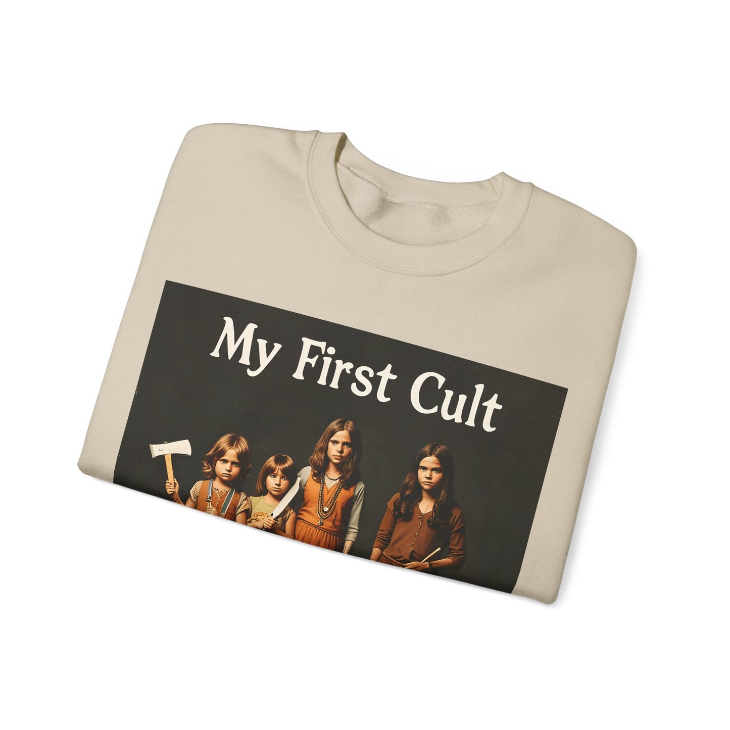 Sweatshirt – Kultig gruselig: „My First Cult“-Sweatshirt – Dark Humor für Fortgeschrittene | True Insights Design mit Humor