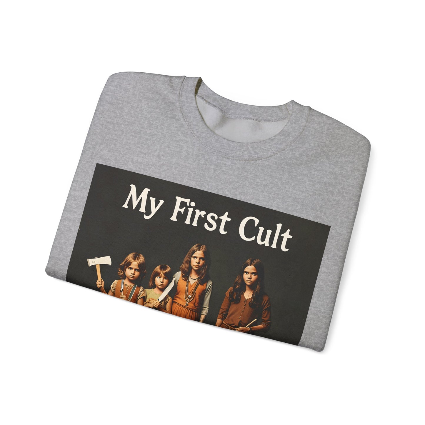 Sweatshirt – Kultig gruselig: „My First Cult“-Sweatshirt – Dark Humor für Fortgeschrittene | True Insights Design mit Humor