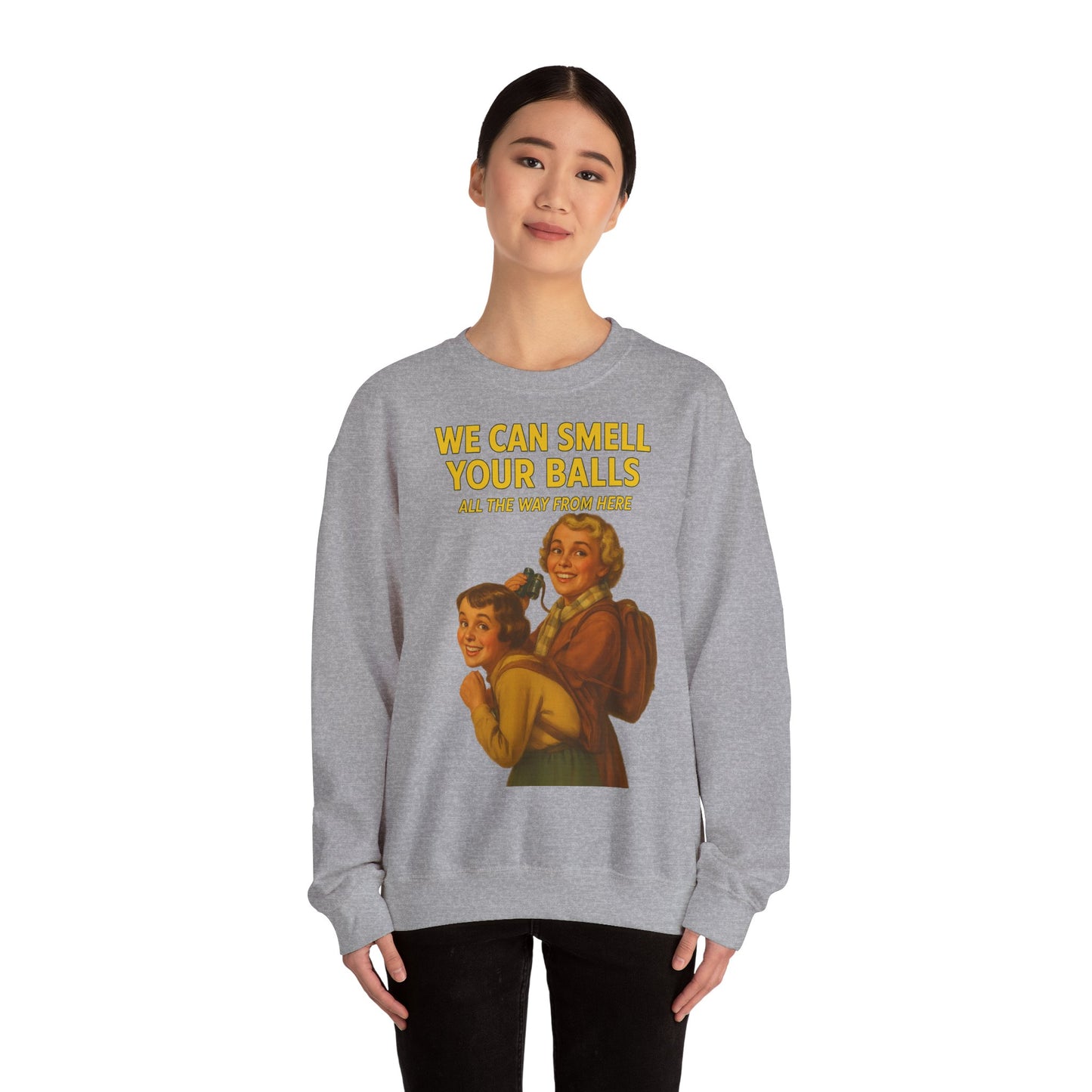 Sweatshirt – Vintage Sweatshirt – „We Can Smell Your Balls“ im Spioninnen-Stil | True Insights Design mit Humor