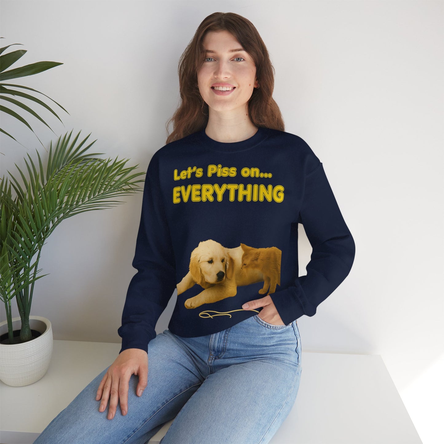Vintage Motiv – Let’s Piss on Everything – Satirisches Sweatshirt mit Hund & Katze | True Insights Design mit Humor