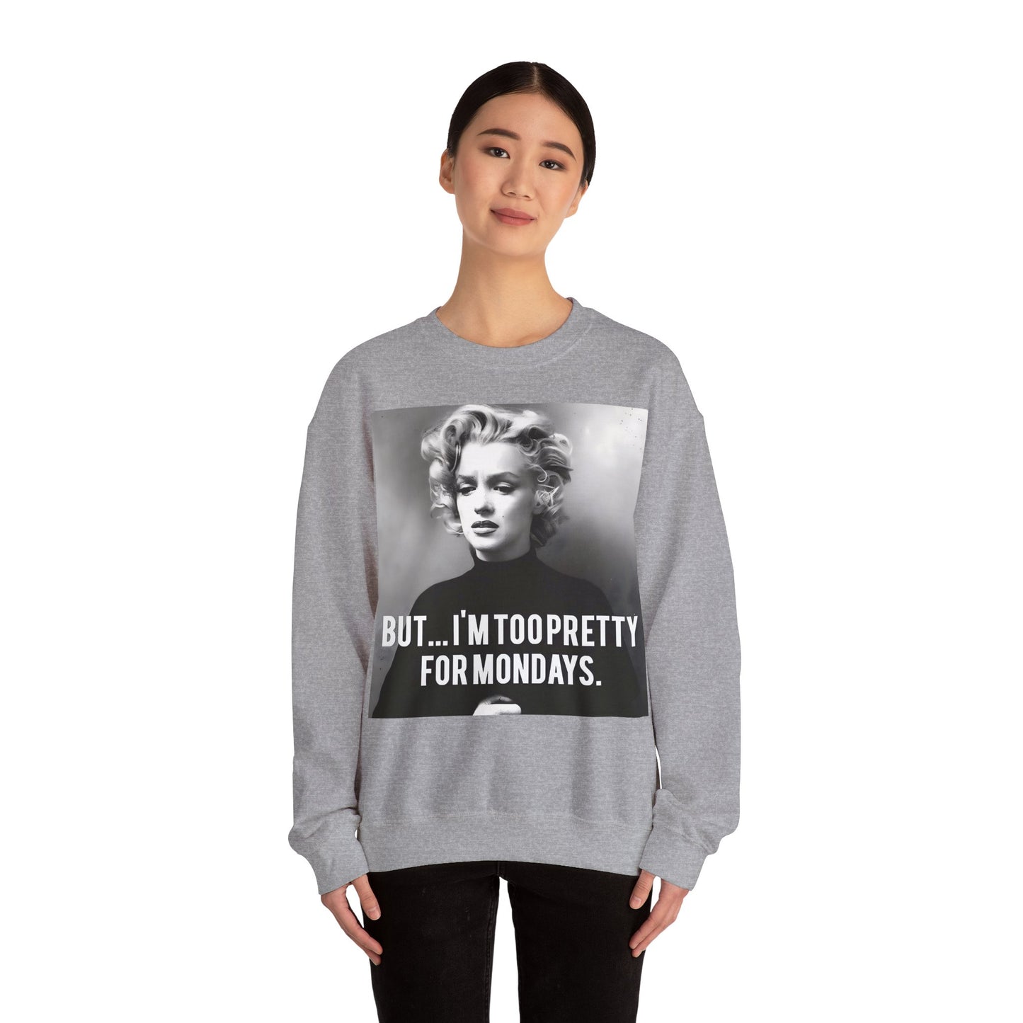 Sweatshirt – Sweatshirt – Too Pretty for Mondays – Retro Statement Pullover | True Insights Design mit Humor