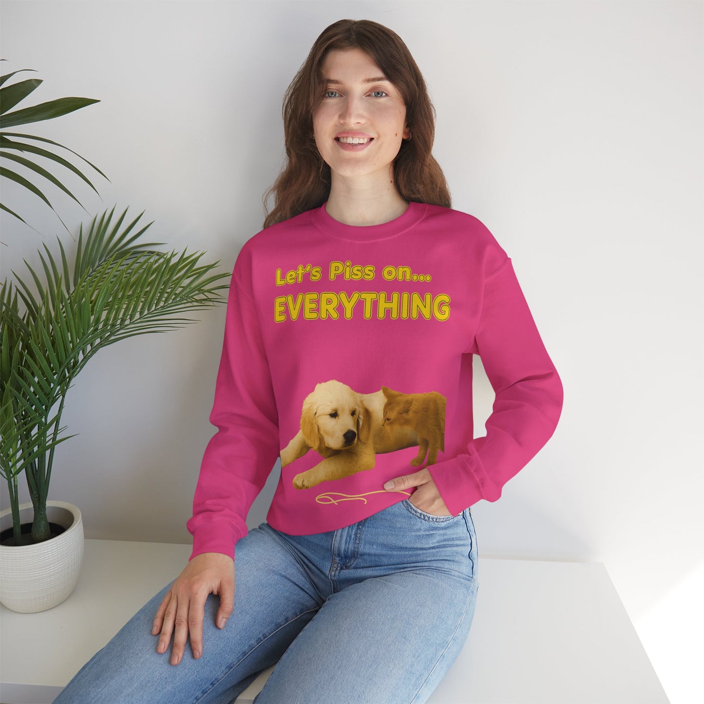 Vintage Motiv – Let’s Piss on Everything – Satirisches Sweatshirt mit Hund & Katze | True Insights Design mit Humor