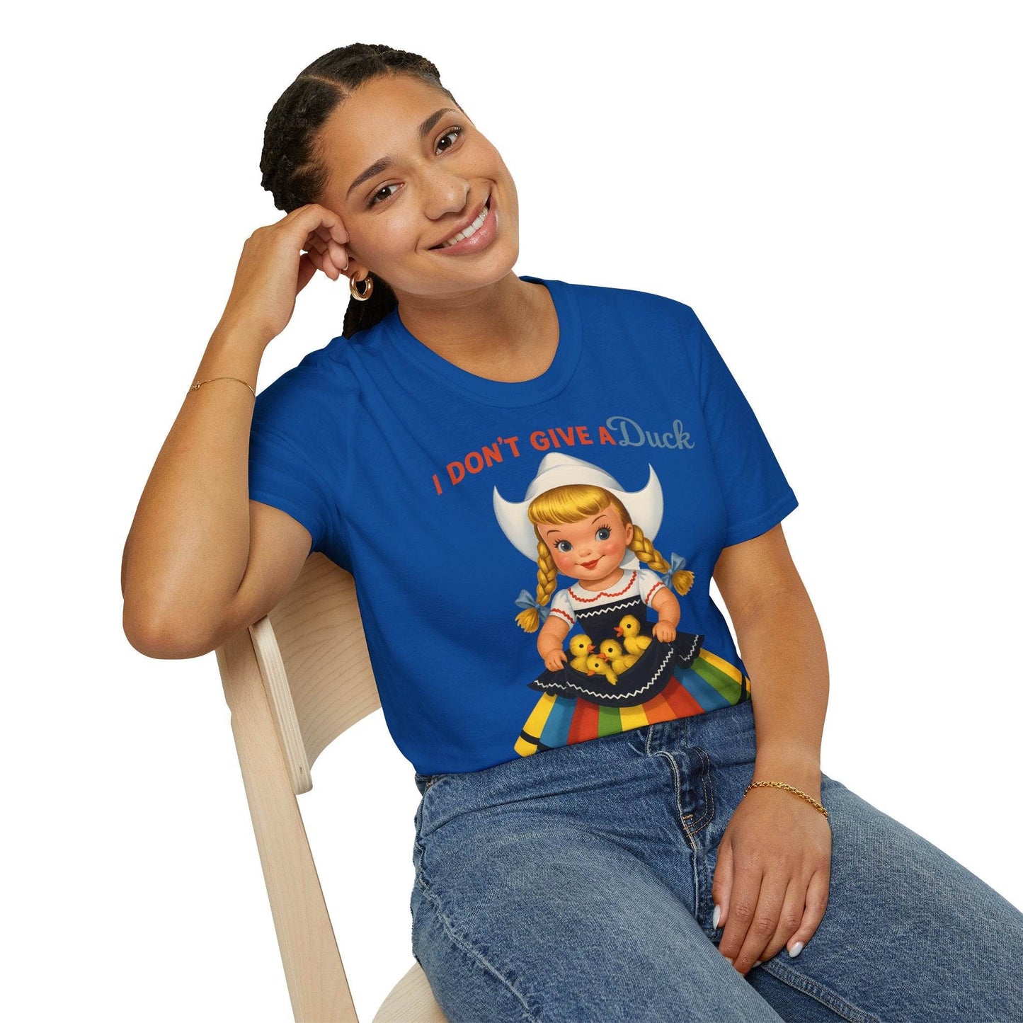 "I Don't Give a Duck | Nostalgisches Vintage-Mädchen mit Küken – Humorvoll & Originell" – Freches Satire-Design für mutige Statements | True Insights