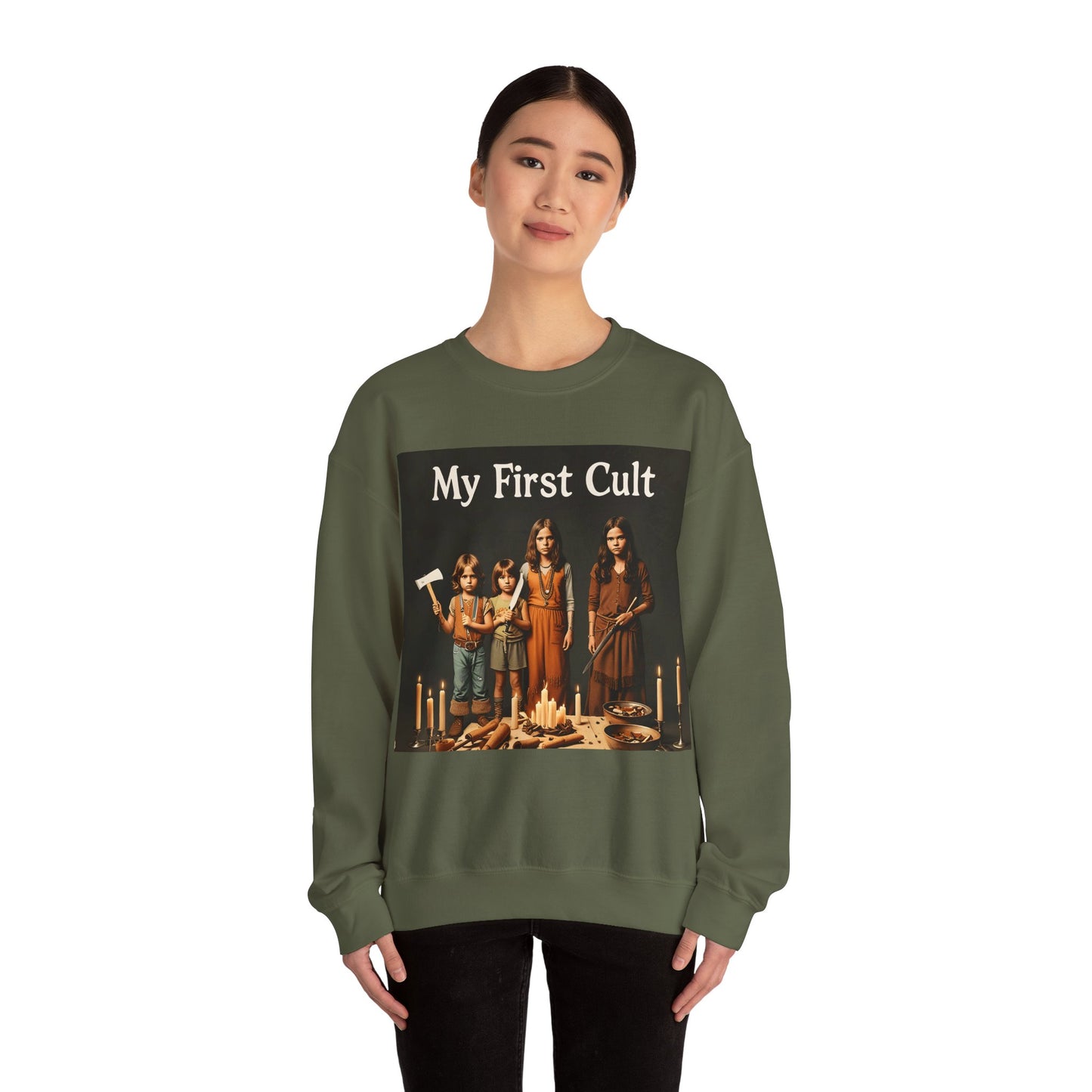 Sweatshirt – Kultig gruselig: „My First Cult“-Sweatshirt – Dark Humor für Fortgeschrittene | True Insights Design mit Humor