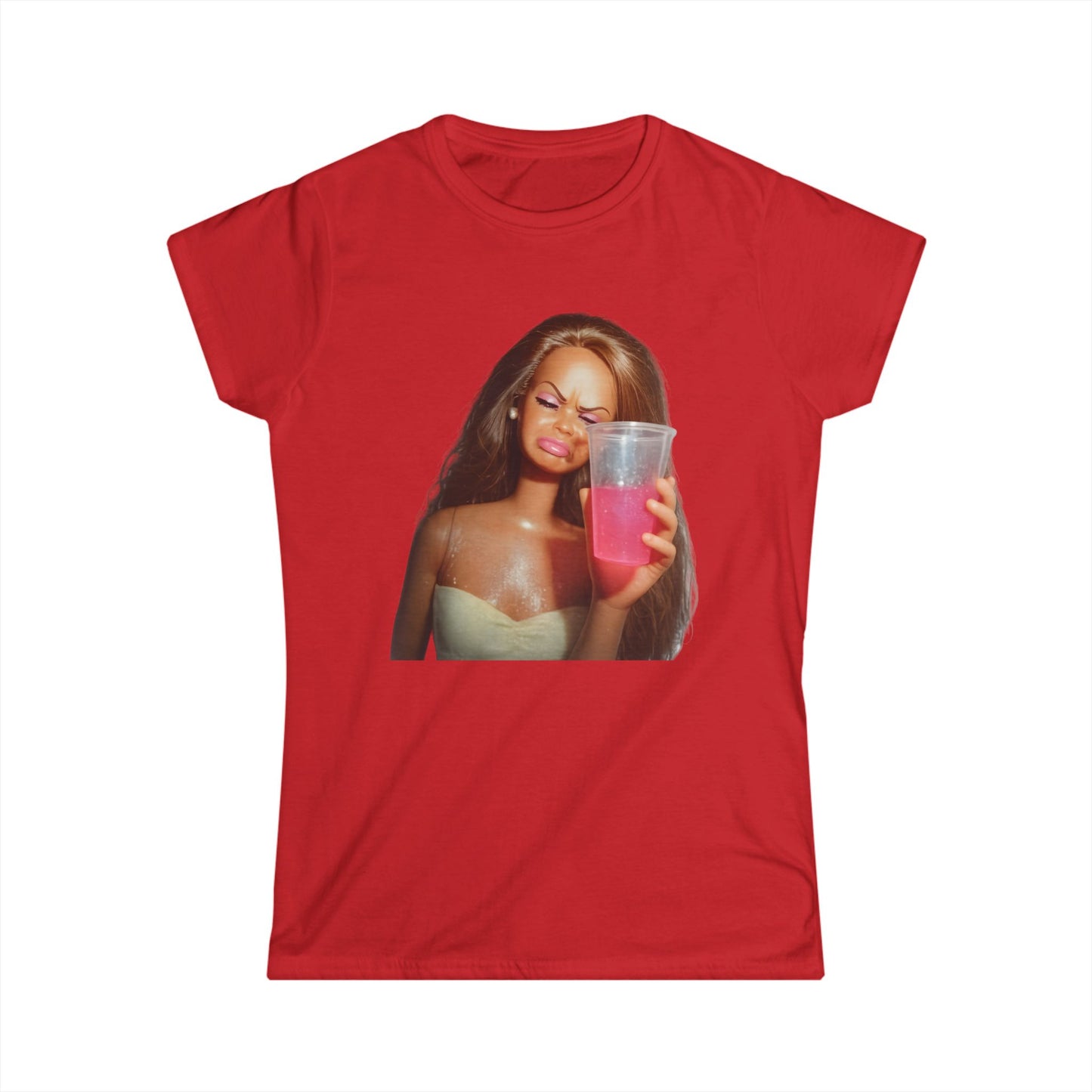 Doll Meme Barbicore Damen T-Shirt – Lustiges Diva Drama Motiv mit pinkem Drink, Y2K Statement Shirt für Partys & Geschenk