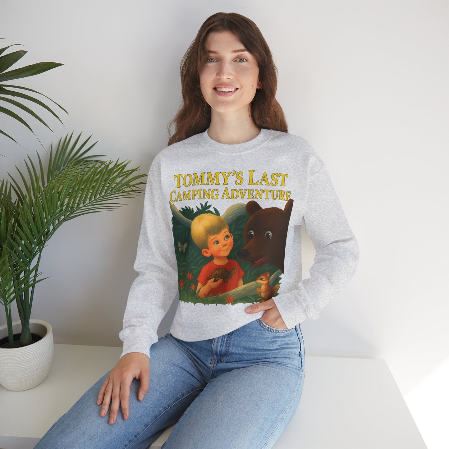 Sweatshirt – Tommy’s Last Camping Adventure Sweatshirt – Schwarzer Humor trifft Retro-Kinderbuchstil | True Insights Design mit Humor