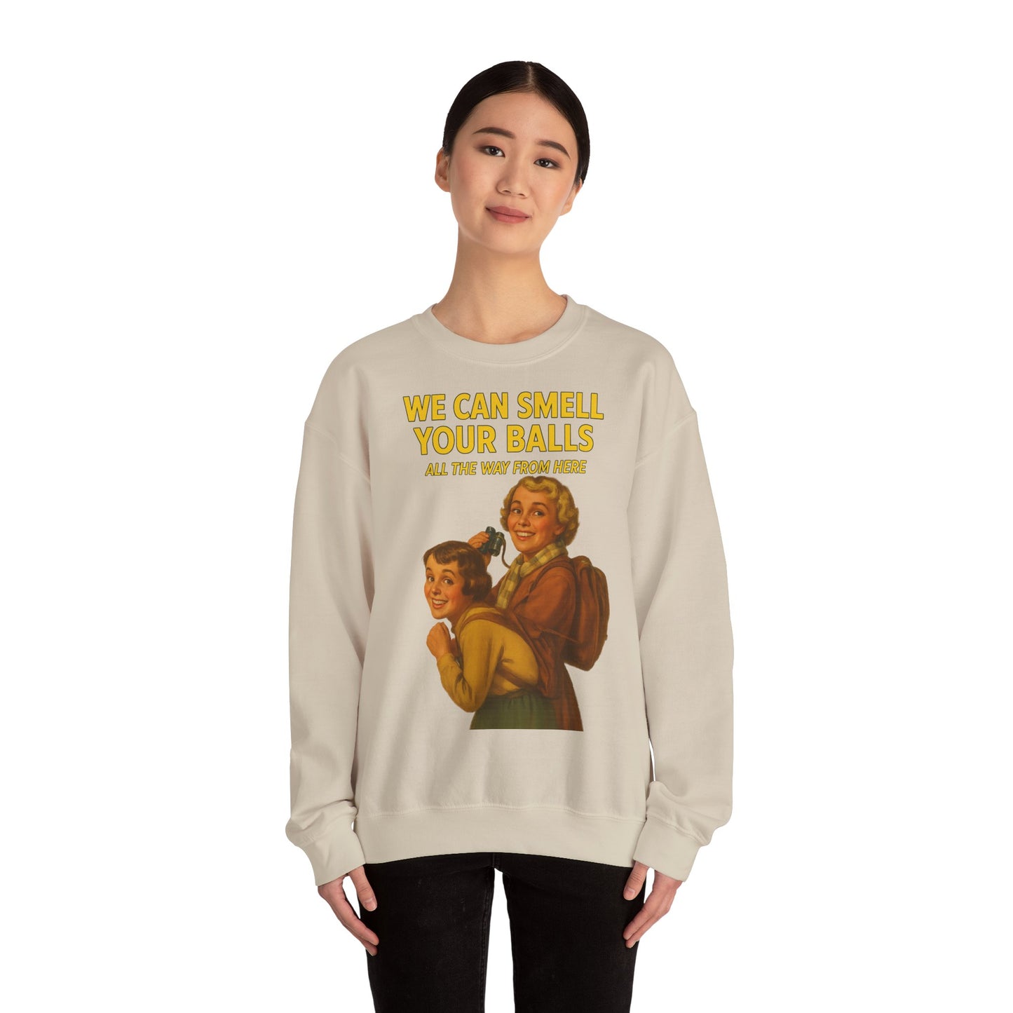 Sweatshirt – Vintage Sweatshirt – „We Can Smell Your Balls“ im Spioninnen-Stil | True Insights Design mit Humor