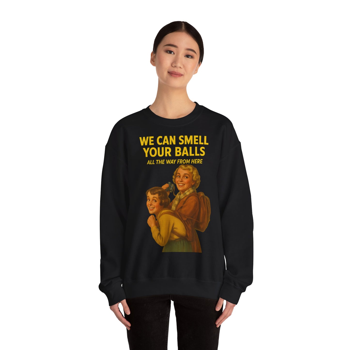 Sweatshirt – Vintage Sweatshirt – „We Can Smell Your Balls“ im Spioninnen-Stil | True Insights Design mit Humor
