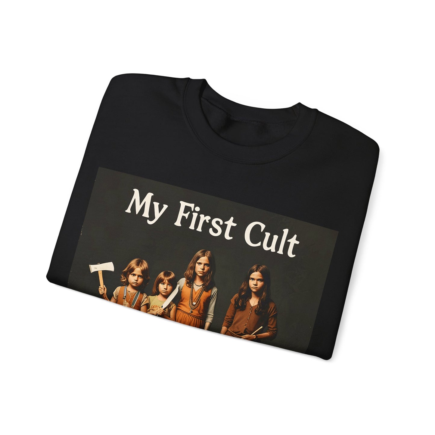 Sweatshirt – Kultig gruselig: „My First Cult“-Sweatshirt – Dark Humor für Fortgeschrittene | True Insights Design mit Humor