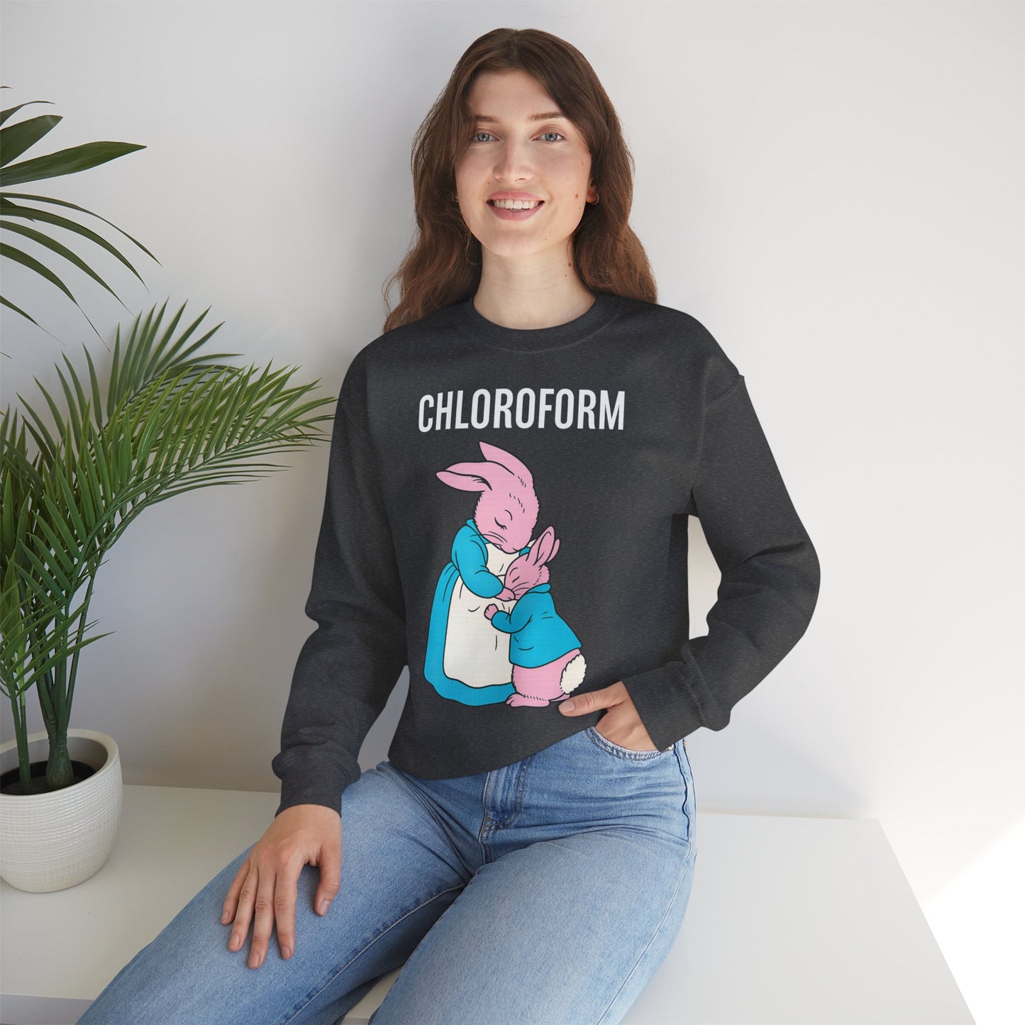 „CHLOROFORM“ – Retro-Sweatshirt mit Hasen und bösem Twist – Freches Satire-Design für mutige Statements | True Insights