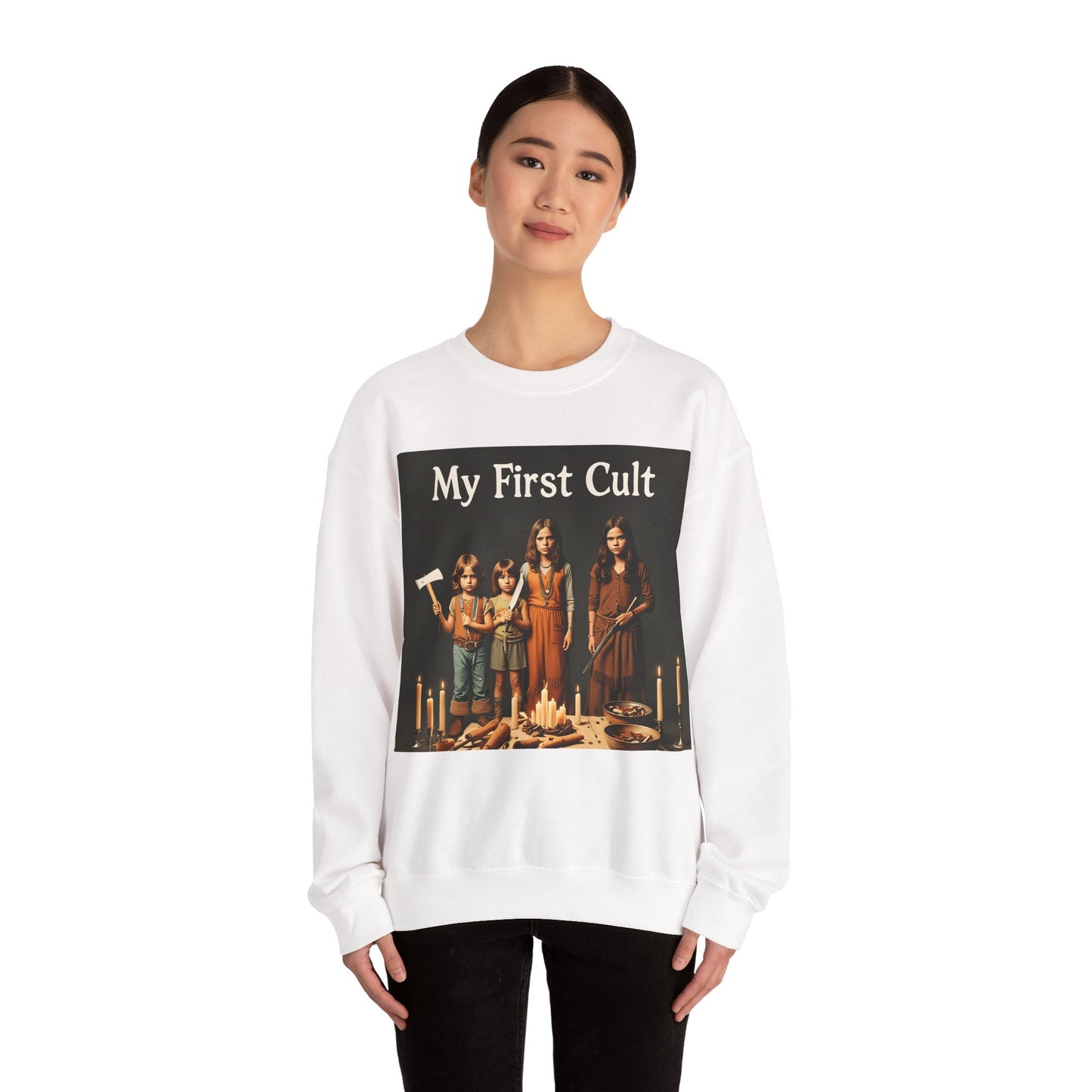 Sweatshirt – Kultig gruselig: „My First Cult“-Sweatshirt – Dark Humor für Fortgeschrittene | True Insights Design mit Humor