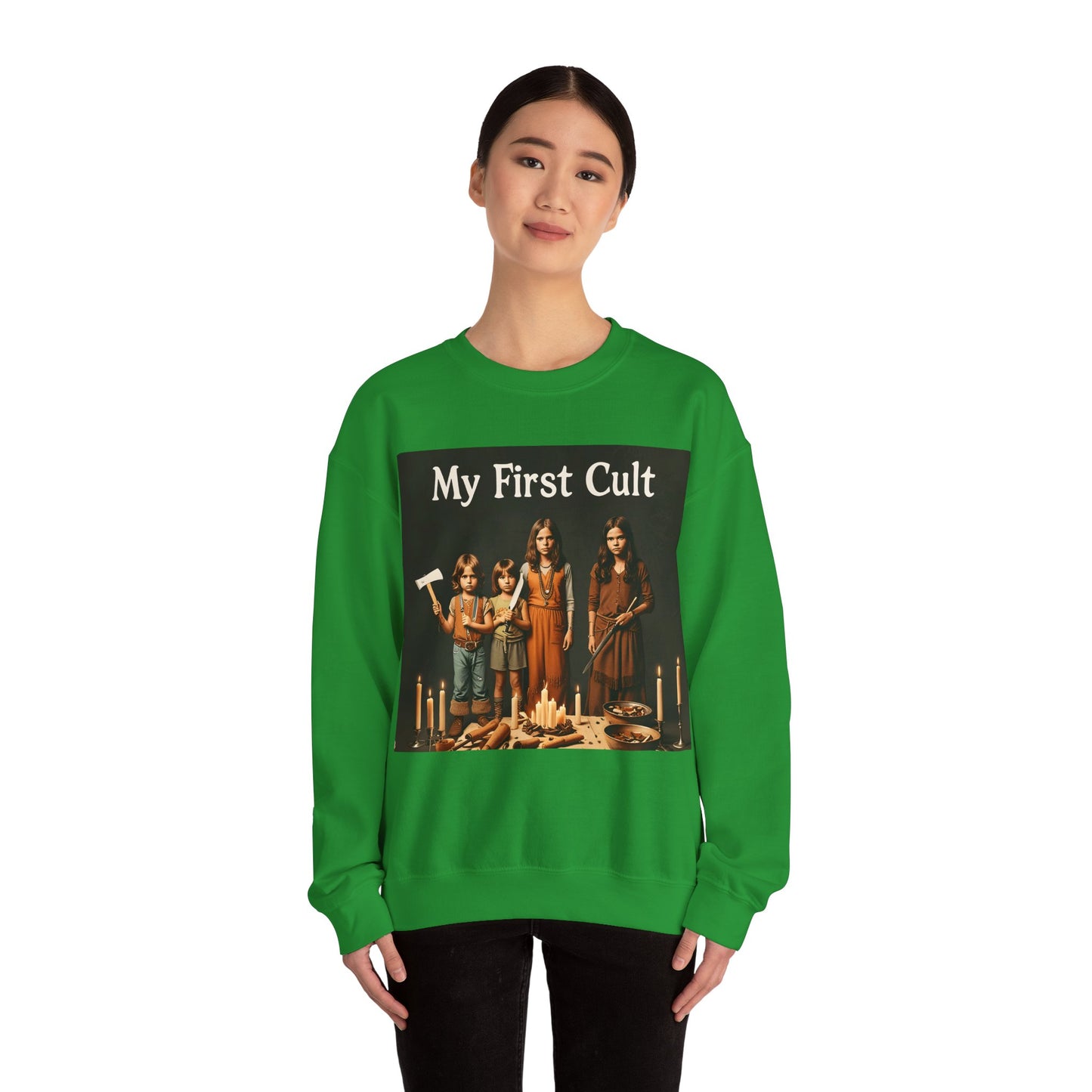 Sweatshirt – Kultig gruselig: „My First Cult“-Sweatshirt – Dark Humor für Fortgeschrittene | True Insights Design mit Humor