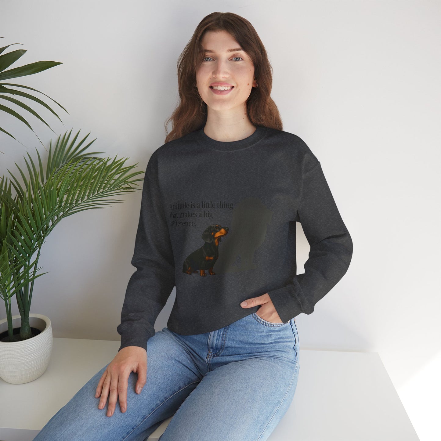 Inspirierendes Sweatshirt – Dackel mit Löwenschatten „Attitude“ – Lustiges Sweatshirt | True Insights – Bild 47