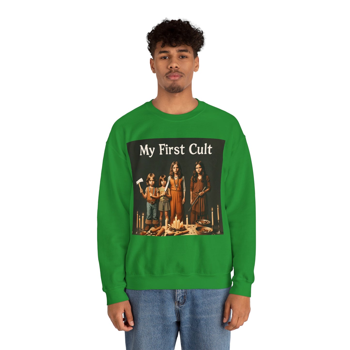 Sweatshirt – Kultig gruselig: „My First Cult“-Sweatshirt – Dark Humor für Fortgeschrittene | True Insights Design mit Humor