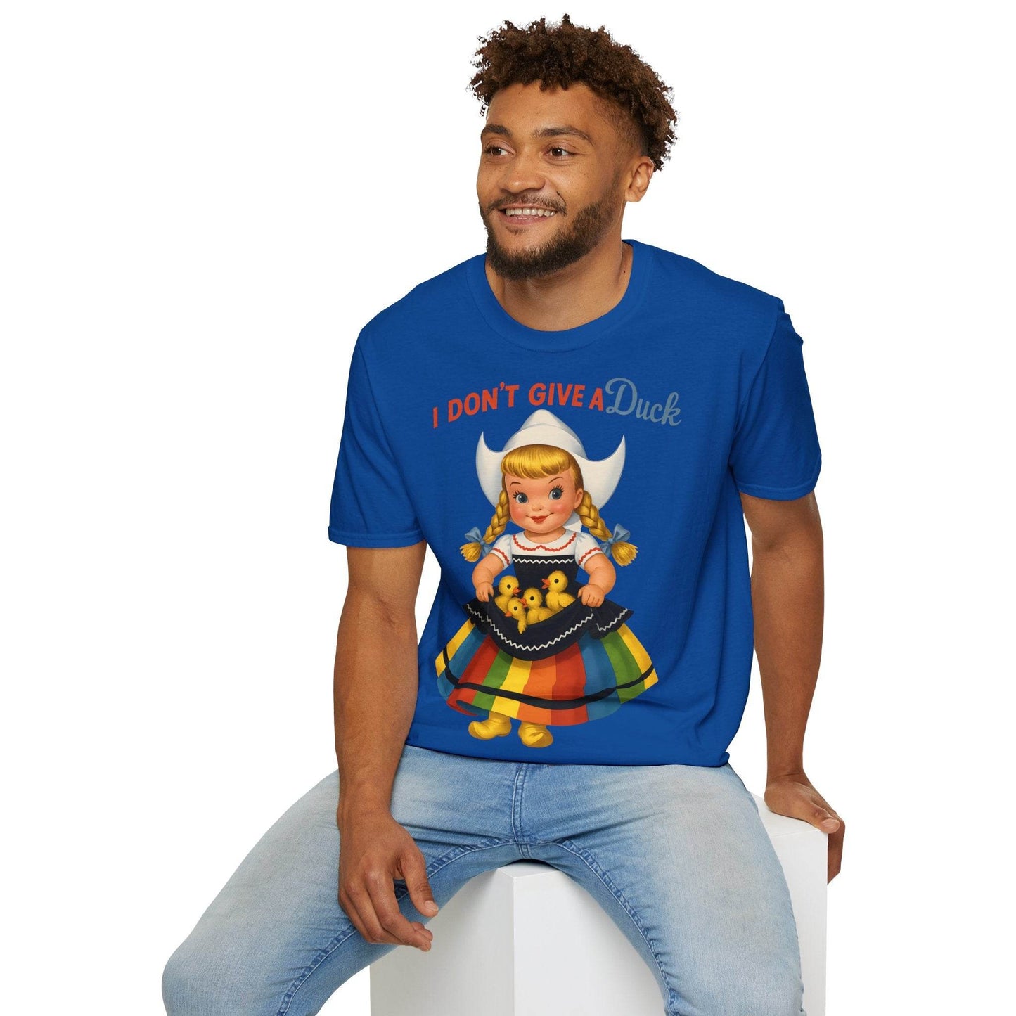"I Don't Give a Duck | Nostalgisches Vintage-Mädchen mit Küken – Humorvoll & Originell" – Freches Satire-Design für mutige Statements | True Insights