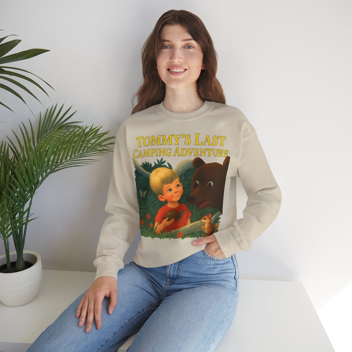 Sweatshirt – Tommy’s Last Camping Adventure Sweatshirt – Schwarzer Humor trifft Retro-Kinderbuchstil | True Insights Design mit Humor