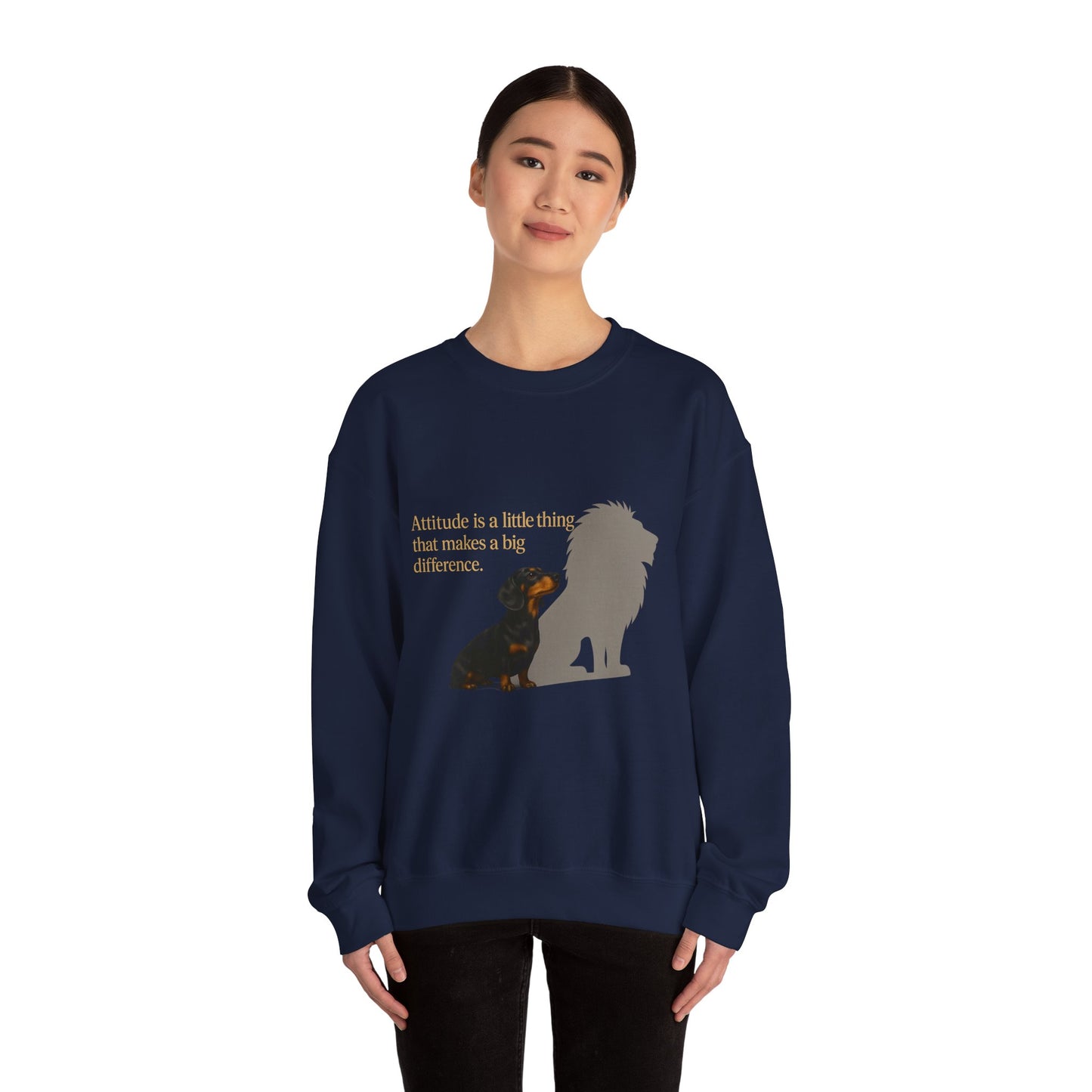 Inspirierendes Sweatshirt – Dackel mit Löwenschatten „Attitude“ – Lustiges Sweatshirt | True Insights – Bild 19