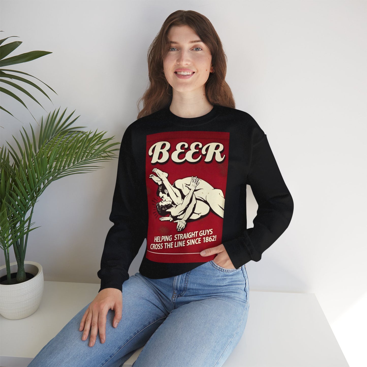 Sweatshirt – Witziges Retro Bier Sweatshirt – BEER - Helping Straight Guys Cross the Line Since 1862! Partywear Statement | True Insights Design mit Humor