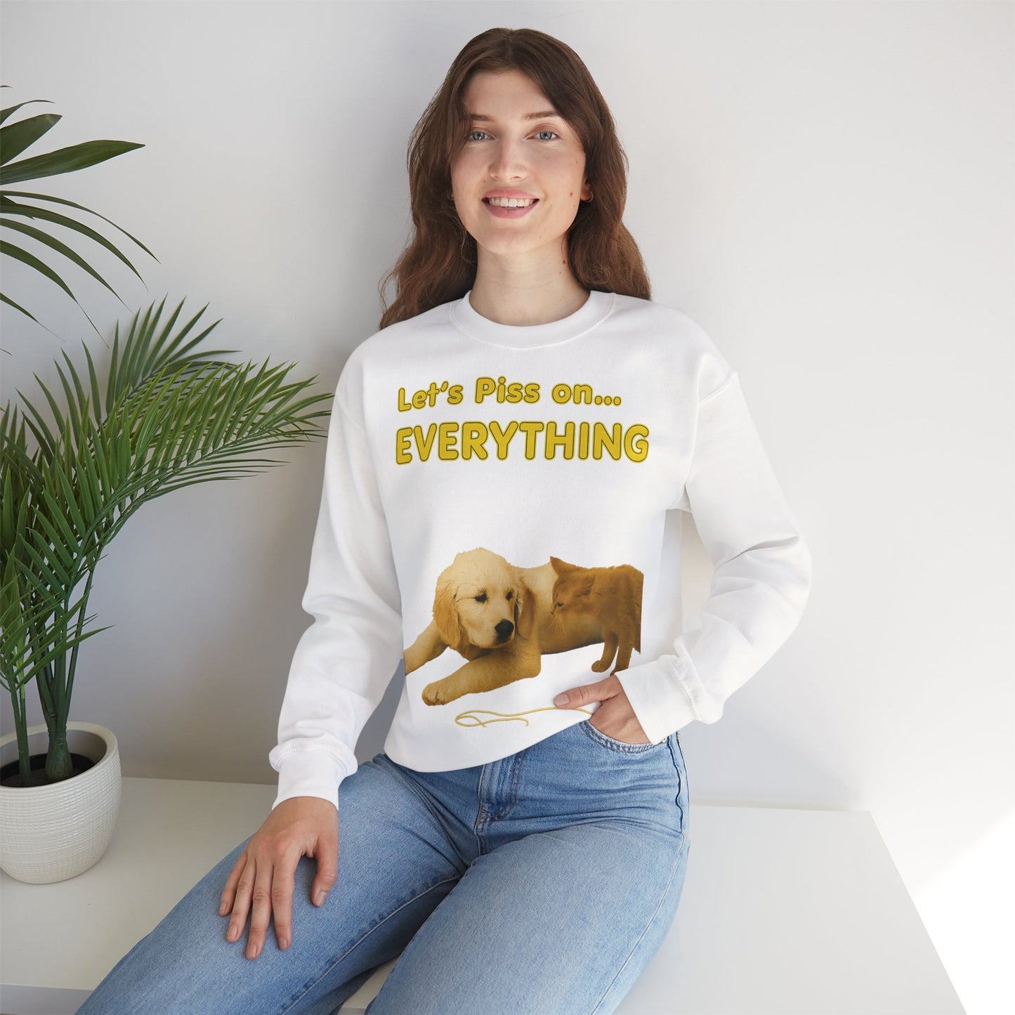 Vintage Motiv – Let’s Piss on Everything – Satirisches Sweatshirt mit Hund & Katze | True Insights Design mit Humor