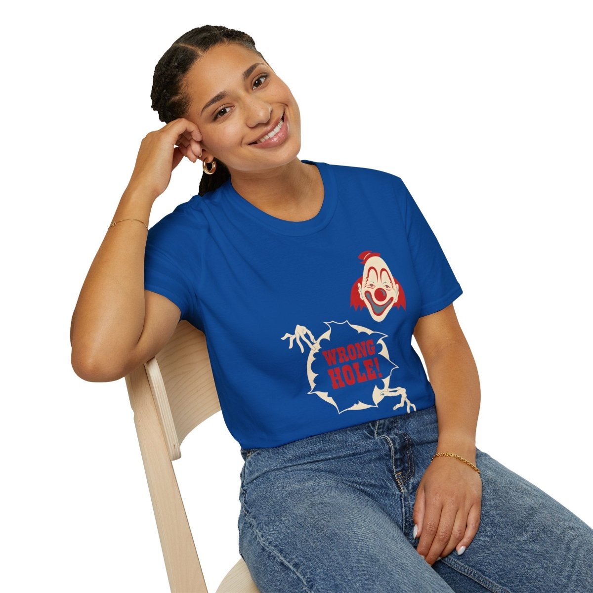 Wrong Hole! – Provokantes T-Shirt mit Clown und schwarzem Humor – Freches Satire-Design für mutige Statements | True Insights
