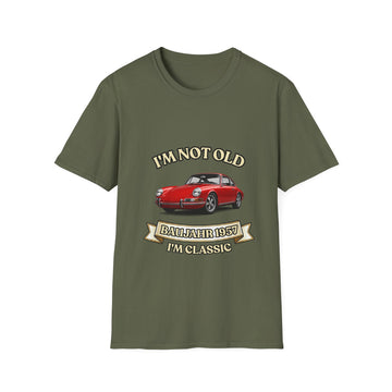 Geschenk zum 70. Geburtstag – T-Shirt Jahrgang 1957 mit Porsche-Motiv – Military Green – Vorderseite