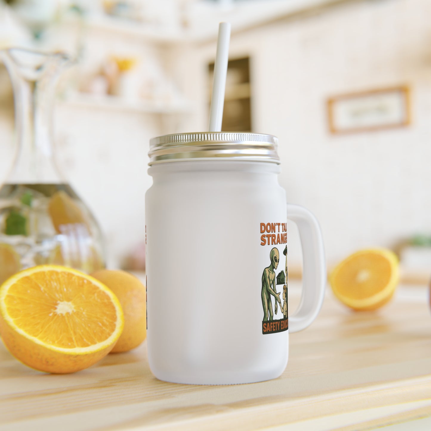 Don’t Talk to Strangers – Retro Alien Jar Mug | Satirisches Glas mit Botschaft – Freches Satire-Design für mutige Statements | True Insights