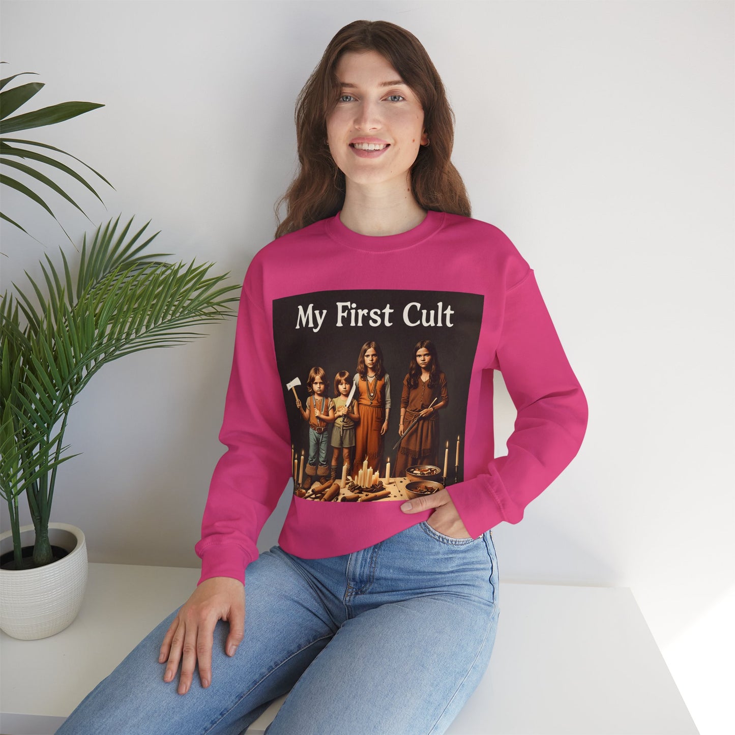 Sweatshirt – Kultig gruselig: „My First Cult“-Sweatshirt – Dark Humor für Fortgeschrittene | True Insights Design mit Humor