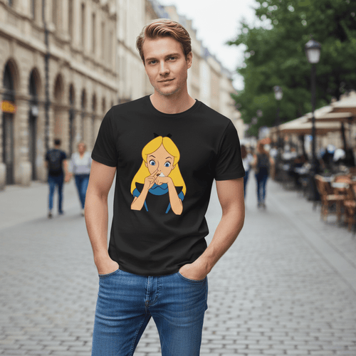 Schwarzes T-Shirt mit Cartoon-Maedchen-Motiv im Anime-Stil fuer kreative Denker und Satiriker.