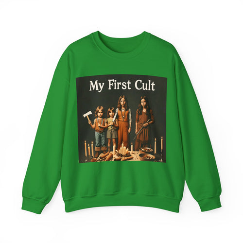 Kultig gruselig: „My First Cult“-Sweatshirt – Dark Humor für Fortgeschrittene