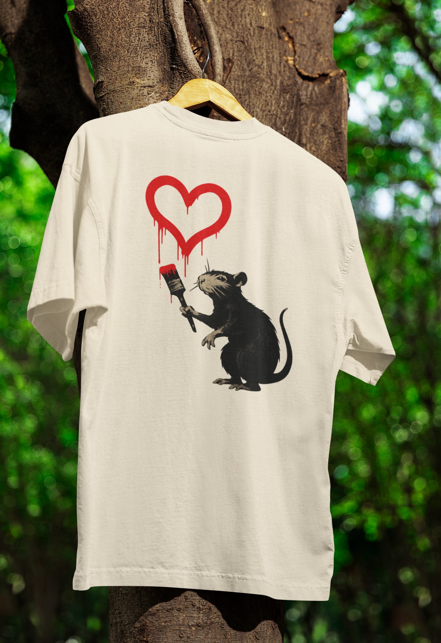 T-Shirt ›Ratte mit Herz‹ – Satirisches Streetart Motiv für Urban Wear-T-Shirt-True Insights