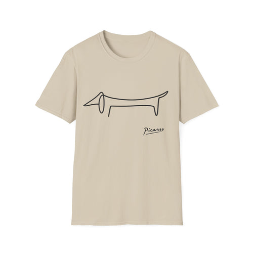 Beiges T-Shirt mit minimalistischem Dackel-Schriftzug im Picasso-Stil und Signatur fuer Kunstliebhaber.