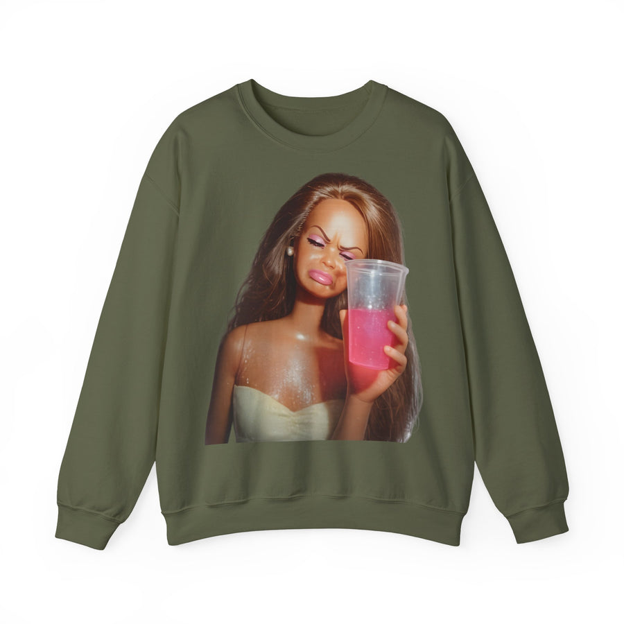 True Insights Sweatshirt Barbicore Puppen-Meme Pink Drink Motiv in Militärgrün für coole Partygängerinnen