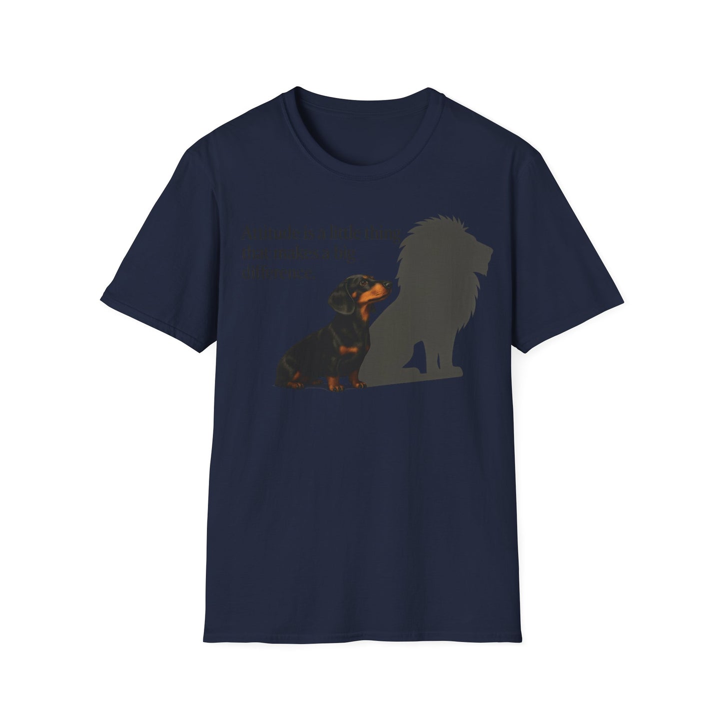 Dackel Shirt mit Spruch – „Attitude is a little thing…“ | Inspirierendes Motiv mit Löwen-Schatten – Lustiges T-Shirt | True Insights – Bild 11