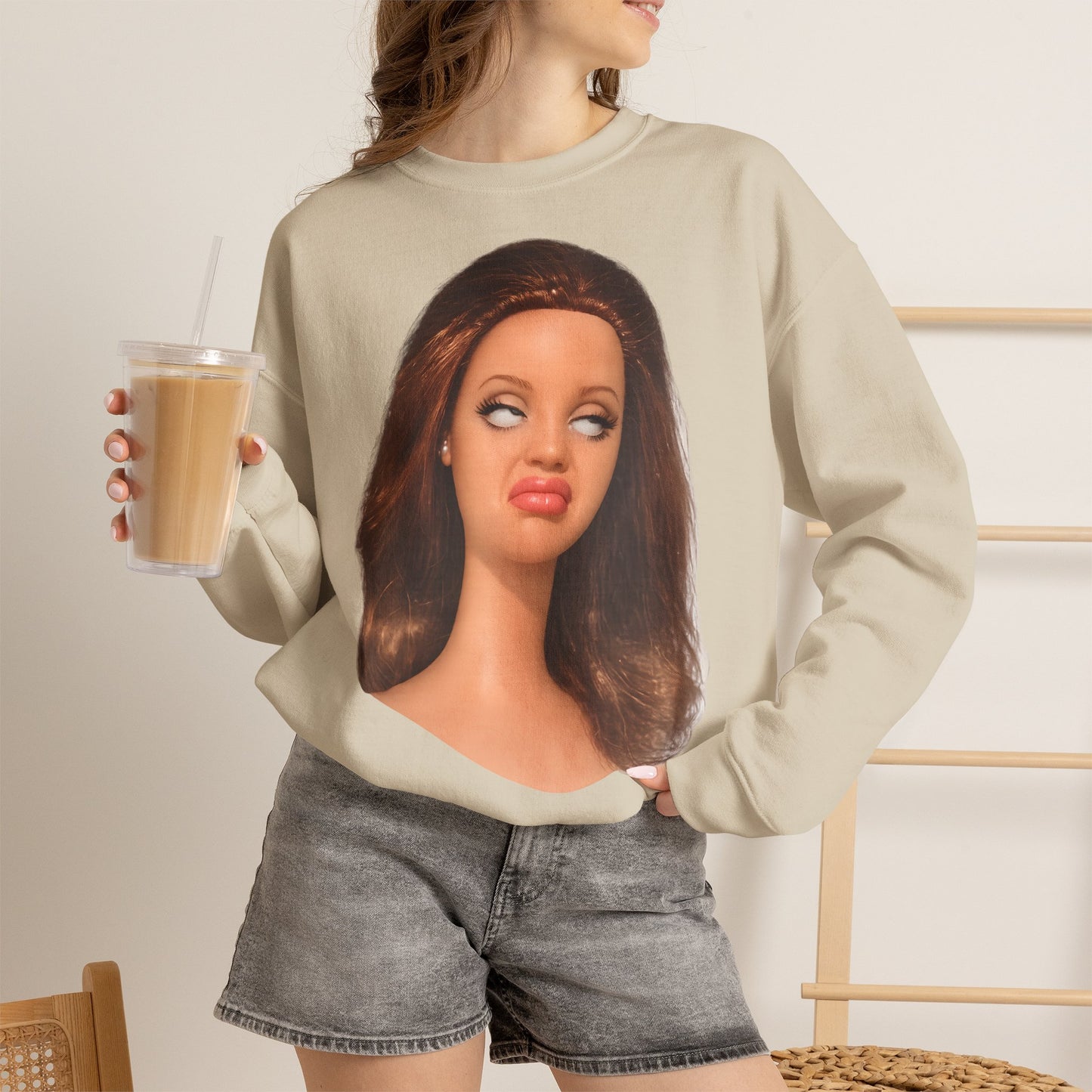 Lustiges Puppen-Gesicht T-Shirt | Genervter Blick Meme Shirt | Ironisches Statement Geschenk für Frauen