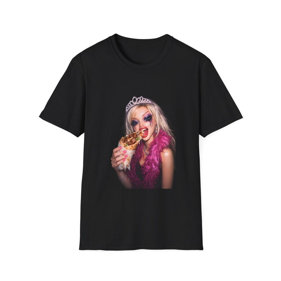 Schwarzes T-Shirt mit Barbie-Meme-Motiv Plastik-trifft-Döner im Pop-Art-Stil für Alternative und Festival-Fans.