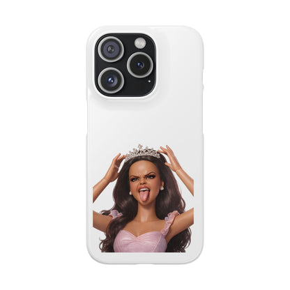 Barbicore Handyhülle – Frecher Beauty Queen Look mit Tiara & Zunge raus | Pink Puppen-Style Case für Fashion-Fans