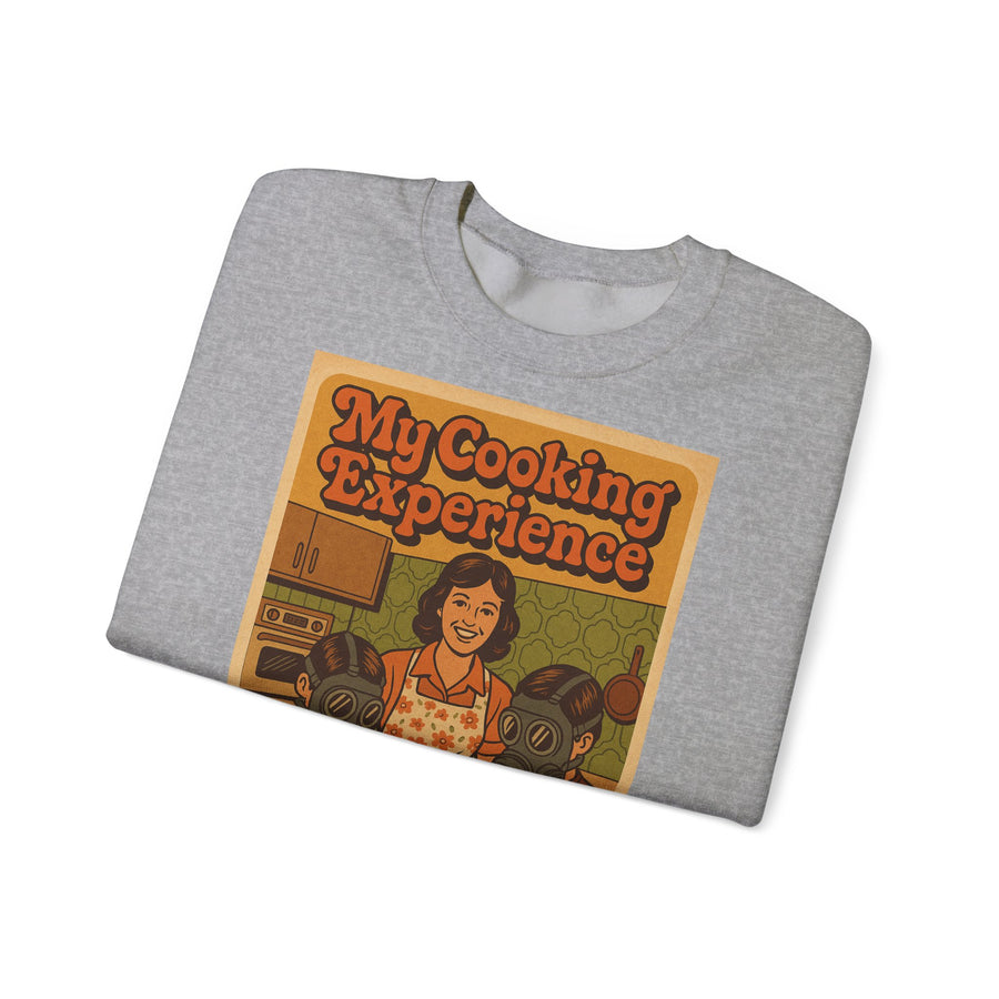 True Insights My First Cooking Experience Sweatshirt – Retro-Motiv mit Gasmasken in der Küche