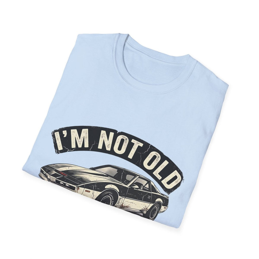 True Insights T-Shirt Im Not Old Im Classic im Lifestyle-Setting für Autoliebhaber und Fans