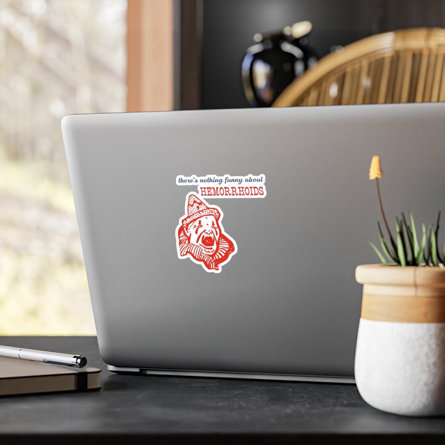 Lustiger Clown Sticker "There's Nothing Funny About Hemorrhoids" – Sarkastischer Aufkleber für Humor-Fans