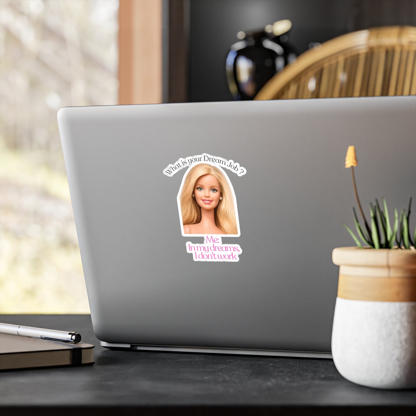 Lustiger Sticker 'Dream Job - In meinen Träumen arbeite ich nicht' | Barbie-Parodie Aufkleber für Faulenzer & Humor-Fans