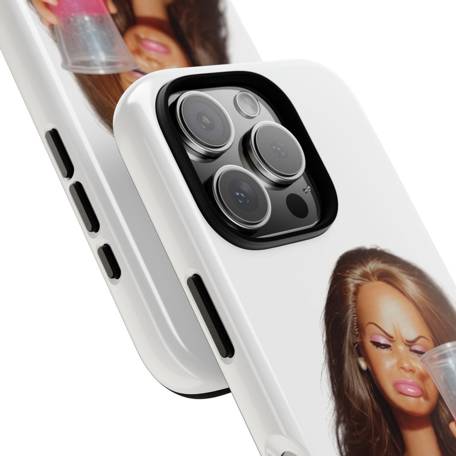 Handyhülle Pink Drink Doll – Lustiges Barbie-Meme für iPhone & Samsung