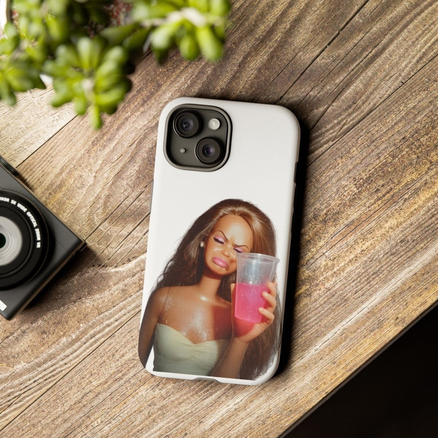 Handyhülle Pink Drink Doll – Lustiges Barbie-Meme für iPhone & Samsung