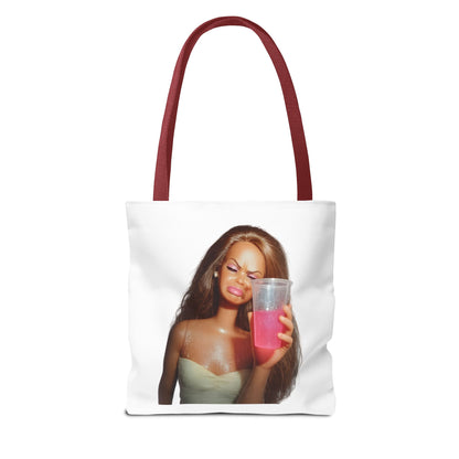 Doll Meme Barbicore Tote Bag – Lustige Puppe mit Pink Drink, Trendy Aesthetic Stoffbeutel für Fans