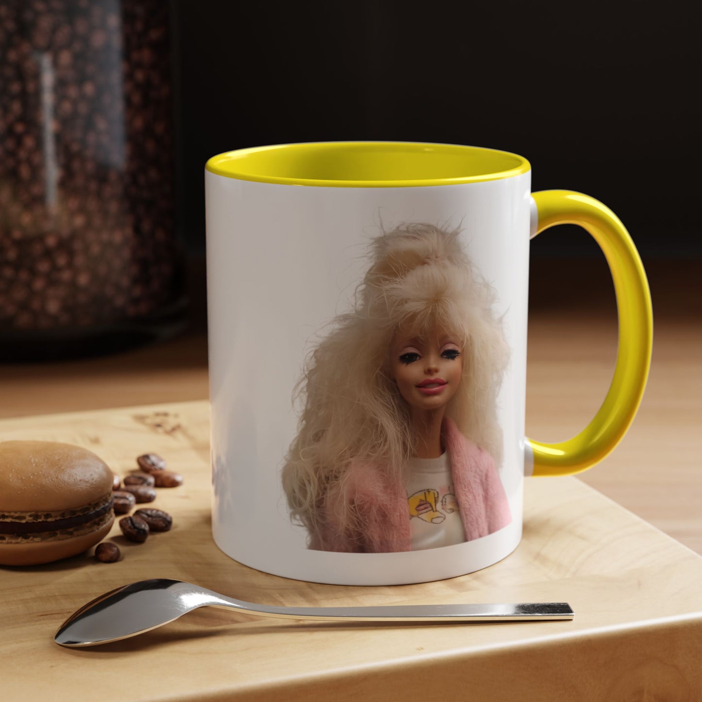 Retro 80er Puppe Tasse | Kultige Blondine mit Föhnfrisur & rosa Jacke | Kaffeebecher Geschenk für Nostalgie- & Barbie-Fans