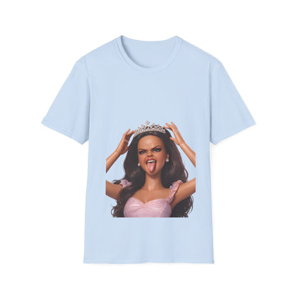 Barbicore T-Shirt Unisex – Freche Puppen-Prinzessin mit Krone & Zunge raus, Pink Aesthetic Statement Shirt